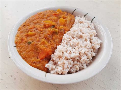 Červená čočka s brokolicí