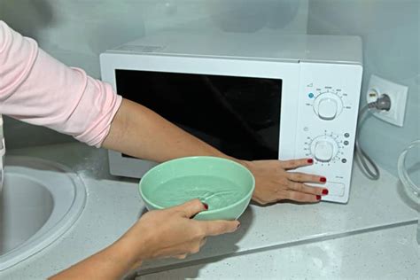 Čištění mikrovlnky sodou