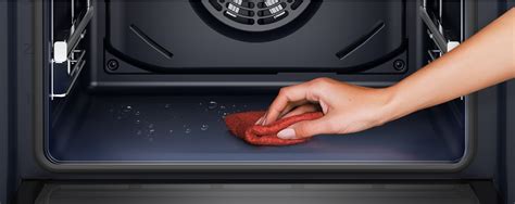 Čištění trouby párou