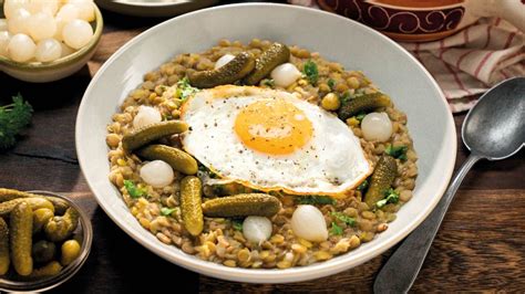 Čočka na kyselo se sázeným vejcem