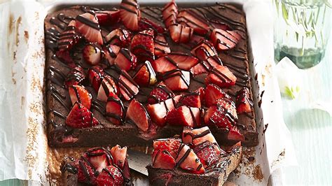 Čokoládový koláč s jahodami