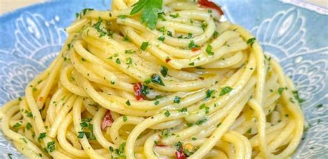 Špagety s česnekem a olejem