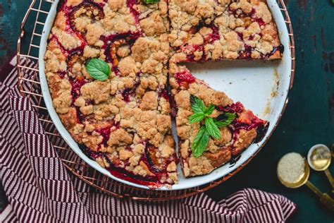 Švestkový koláč s drobenkou