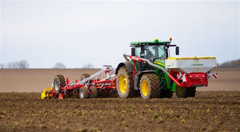 Aplikace slepičího hnojiva