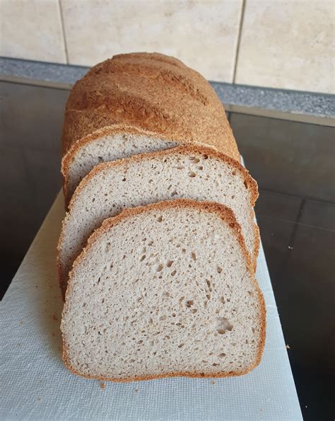 Bezlepkový chléb z pohankové mouky