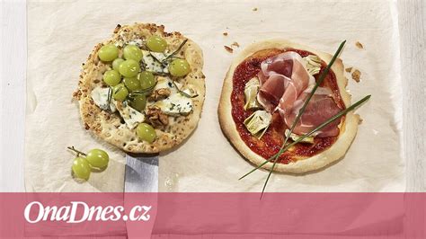 Chutovky s hroznovým vínem, sýrem a klobásou