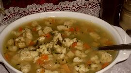 Drožďová polévka s drožďovými noky