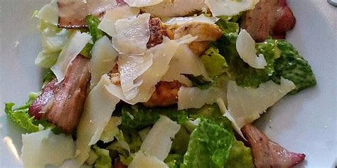 Fit salát s krabím masem