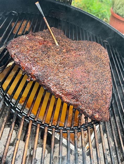 Grilování hovězího hrudí