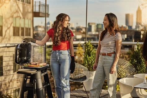 Grilování na balkóně