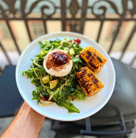 Grilovaný hermelín s brusinkami