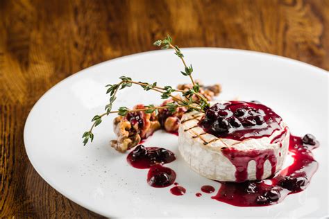 Hermelín s medem a ovocem