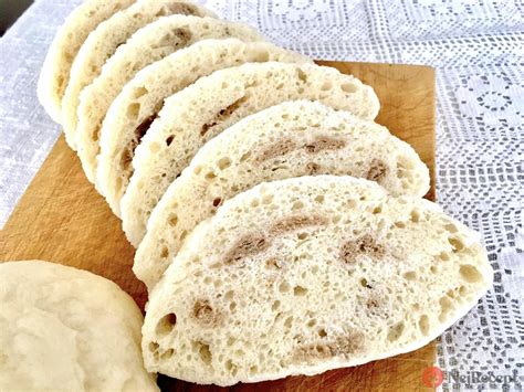 Houskový knedlík vařený v páře