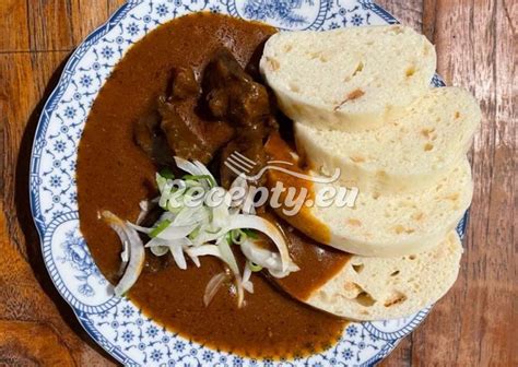 Hovězí guláš s cibulí