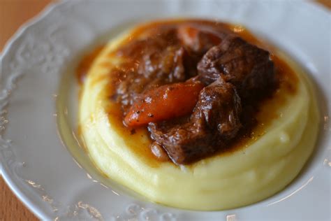 Hovězí líčka na červeném víně