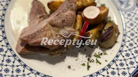 Infografika: Jak vzniká šťavnatý steak z koňského masa