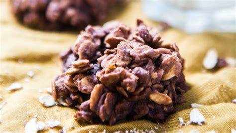 Kakaové sušenky s ovesnými vločkami a arašídovým máslem