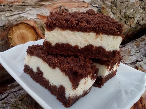 Kakaový koláč s drobenkou a tvarohem