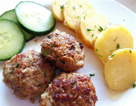 Karbanátky s cuketou a sýrem