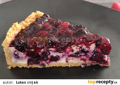 Koláč s bobulovým ovocem