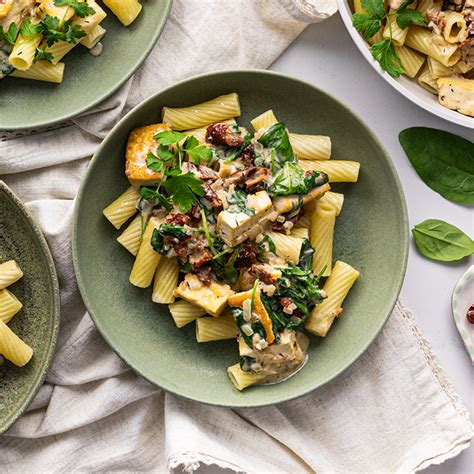 Krémové těstoviny s tofu a sušenými rajčaty