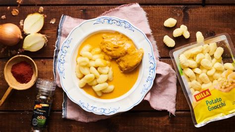 Kuřecí maso na paprice s bramborovými noky