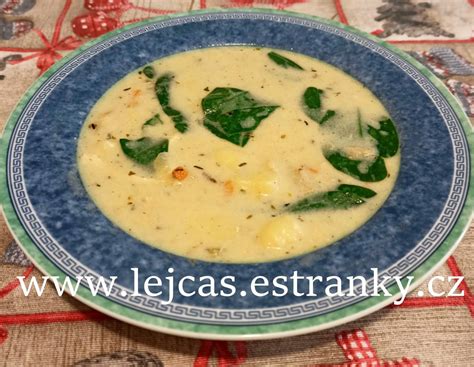 Kuřecí polévka s gnocchi