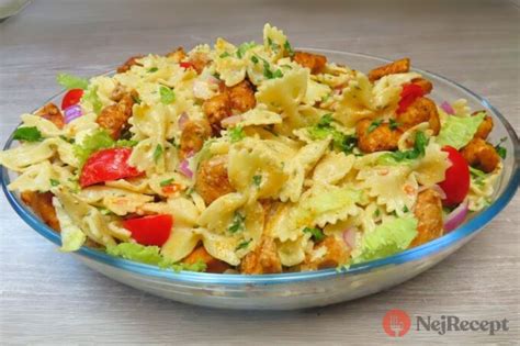 Kuřecí salát s jogurtovým dresinkem