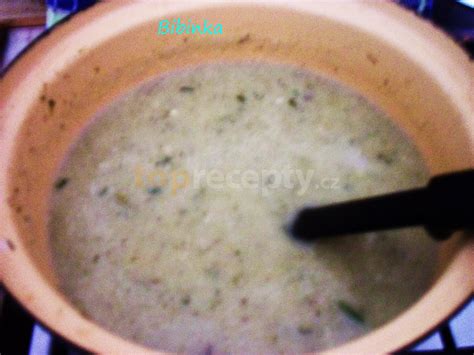 Květáková polévka se zelenými fazolkami