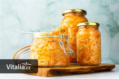 Kvašená zelenina v nádobě