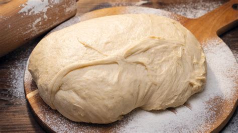 Kynuté těsto v míse