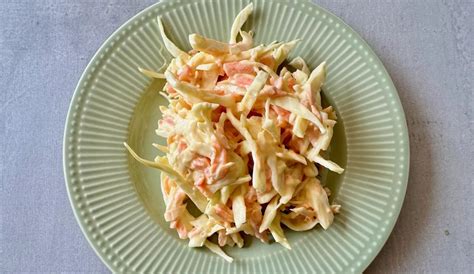 Příprava švýcarského salátu