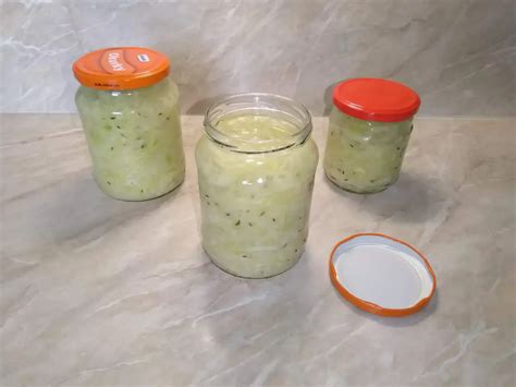 Příprava kvašeného zelí