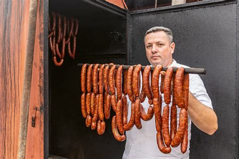 Příprava masa na klobásy