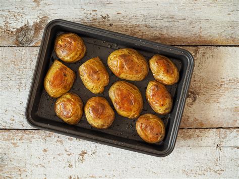 Příprava pečených brambor