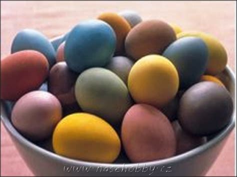 Přírodně barvená vajíčka