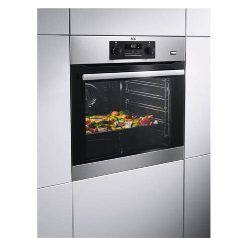 Parní trouba v kuchyni