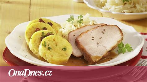 Pečená vepřová pečeně s knedlíkem a zelím