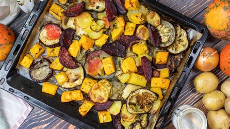 Pečená zelenina s tahini zálivkou