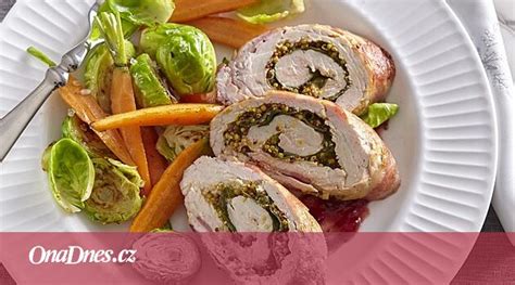 Roláda z krůtích prsou s krémovým špenátem