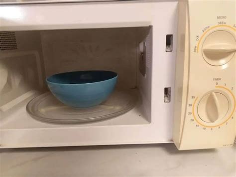 Rozpouštění čokolády v mikrovlnce