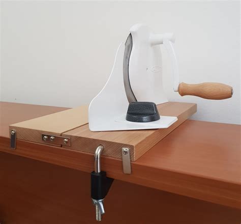 Ruční kráječ chleba