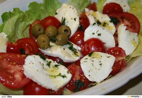 Salát s mozzarellou