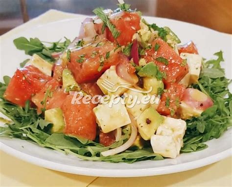 Salát s rukolou, rajčaty a fetou