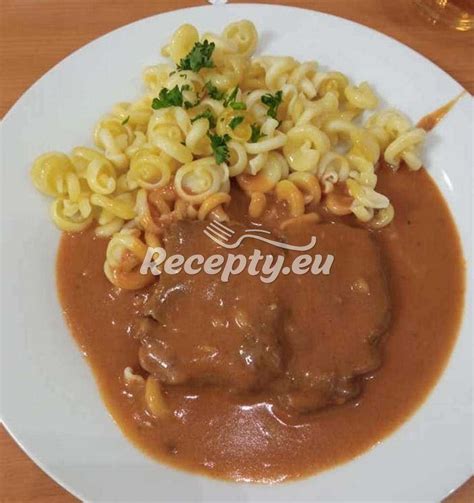 Servírování vepřové kýty