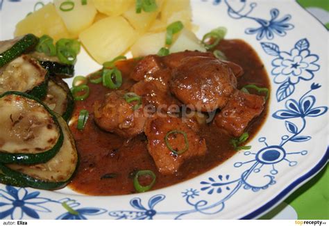 Servírování vepřové roštěné