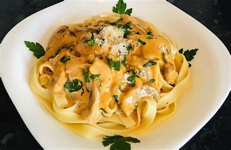 Těstoviny s omáčkou