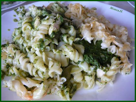 Těstoviny se špenátem a nivou