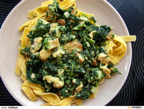 Tagliatelle se špenátem a smetanou