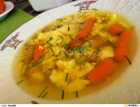 Vývar z vepřových kostí